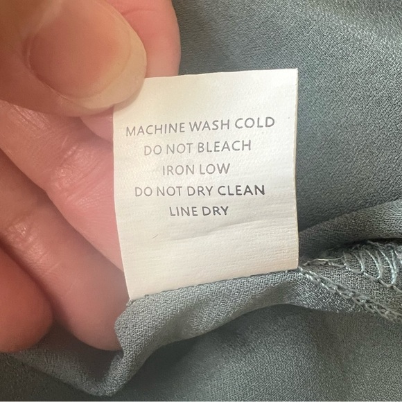 2/$30 Alice Blue Sleeveless Blouse Top Floral Blue and Tan/ Cream SZ XSP - Picture 7 of 10